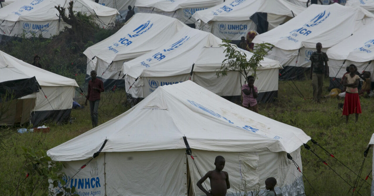 Flüchtlingslager, Ansammlung von Zelten Fluechtlingslager.jpg
