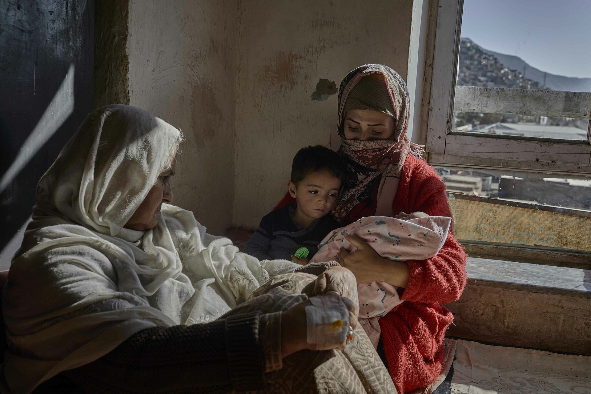 Afghanische Frauen mit Kindern