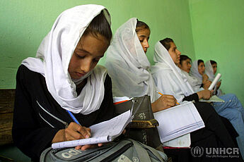 Afghanische Mädchen in der Schule