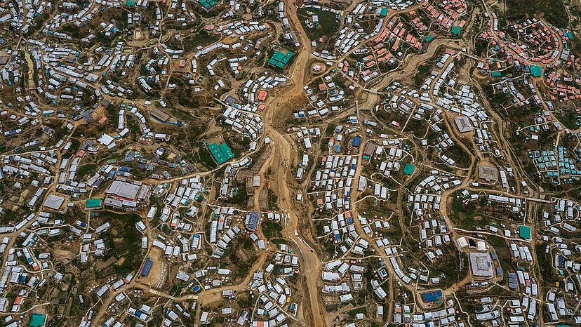 Das weltweit größte Flüchtlingslager
In der Region Cox's Bazar in Bangladesch ist 2017/2018 ein Flüchtlinsglager von der Größe einer Großstadt entstanden.