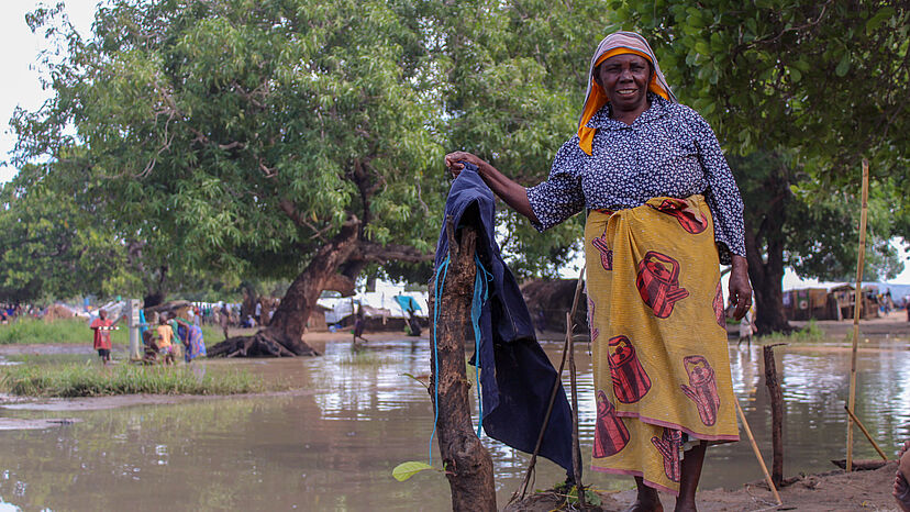 Nicht nur der Konflikt in der Provinz Cabo Delgado in Mosambik, macht den Geflüchteten zu schaffen. Starke Regenfälle fluteten ein Flüchtlingscamp für Binnenvertriebene und zerstörten viele Unterkünfte von Menschen, die kurz zuvor schon ihr Zuhause zurücklassen mussten.