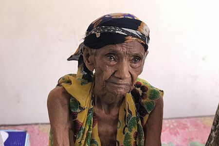 ältere Flüchtlingsfrau