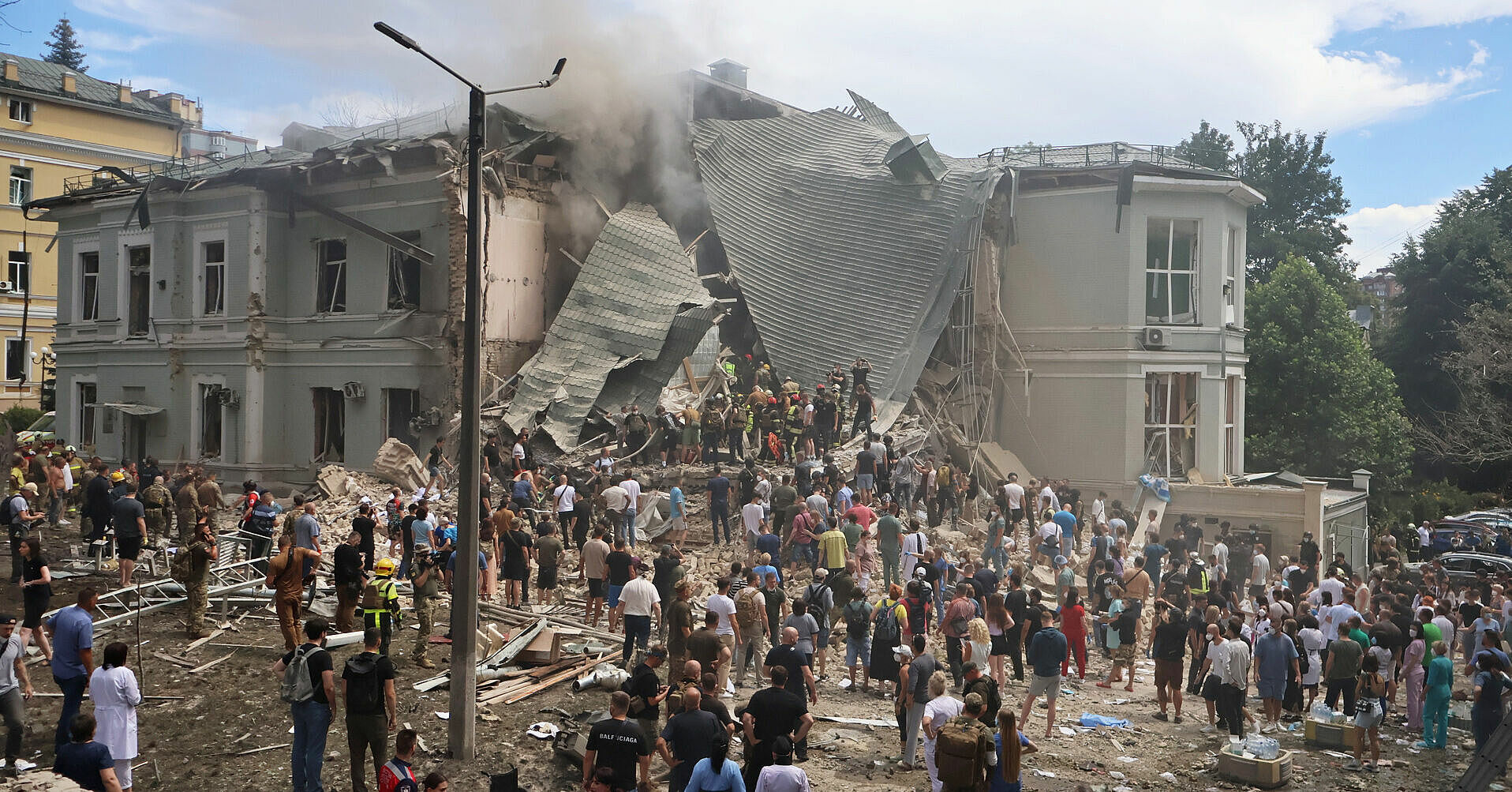 Zerstörtes Haus in der Ukraine 471693892_web.jpg