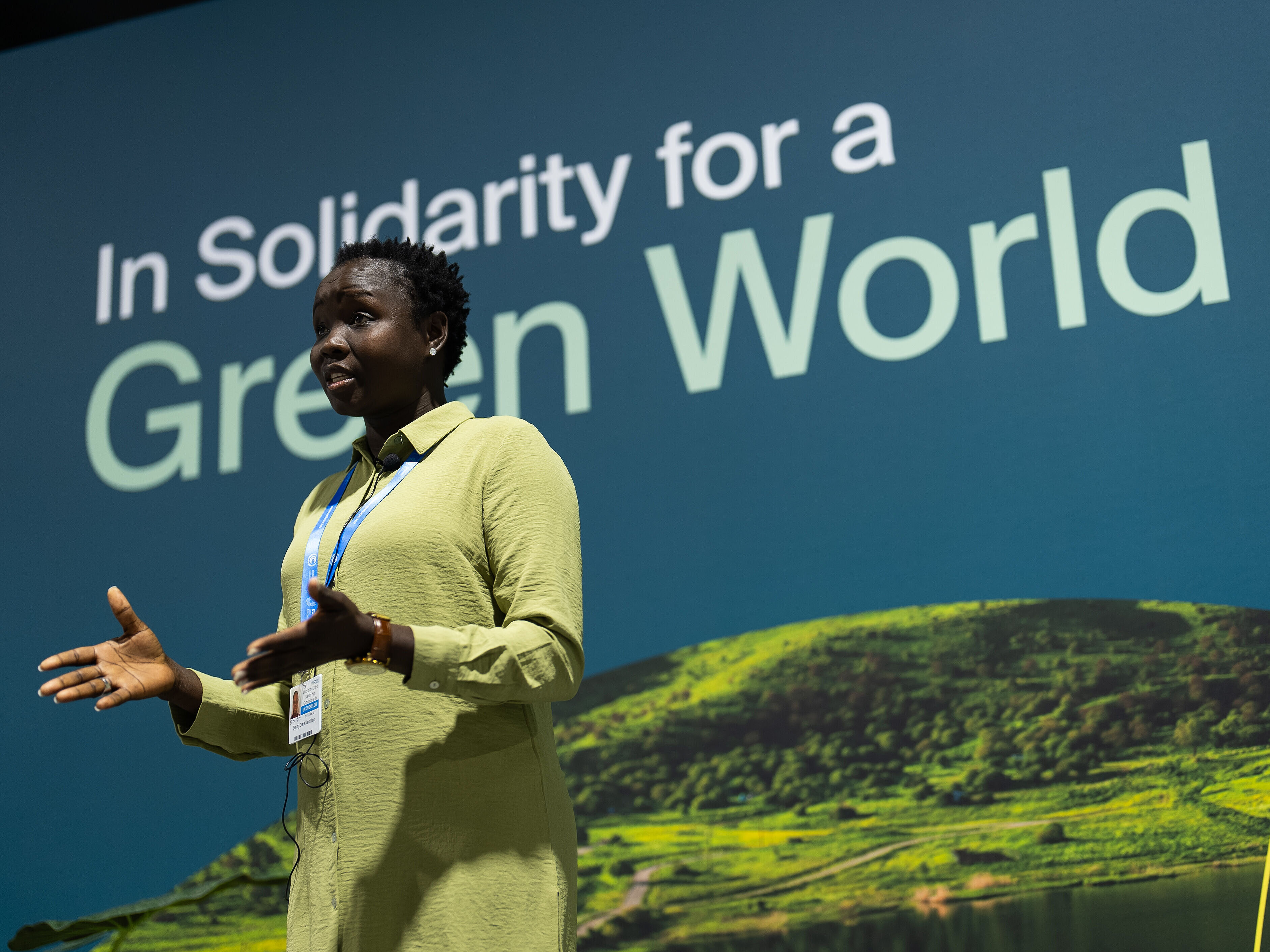 Grace Dorong, Aktivistin, während einer Rede