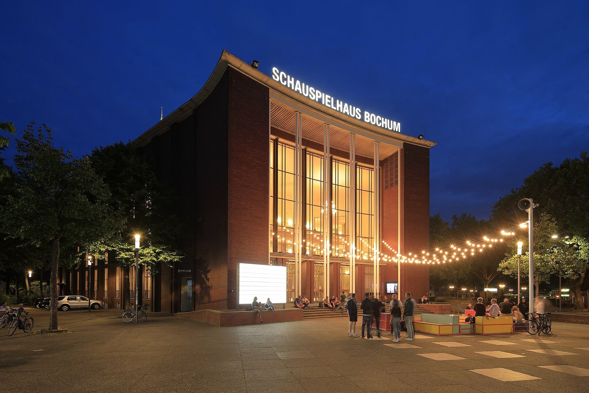 Schauspielhaus Bochum bei Nacht