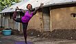 Was schenkt Ihnen innere Ruhe und hält Sie im Gleichgewicht? Vielleicht kann Ihnen Rita noch etwas beibringen. Die Uganderin ist Yogalehrerin und lebt als Flüchtling im Flüchtlingscamp Kakuma in Kenia.