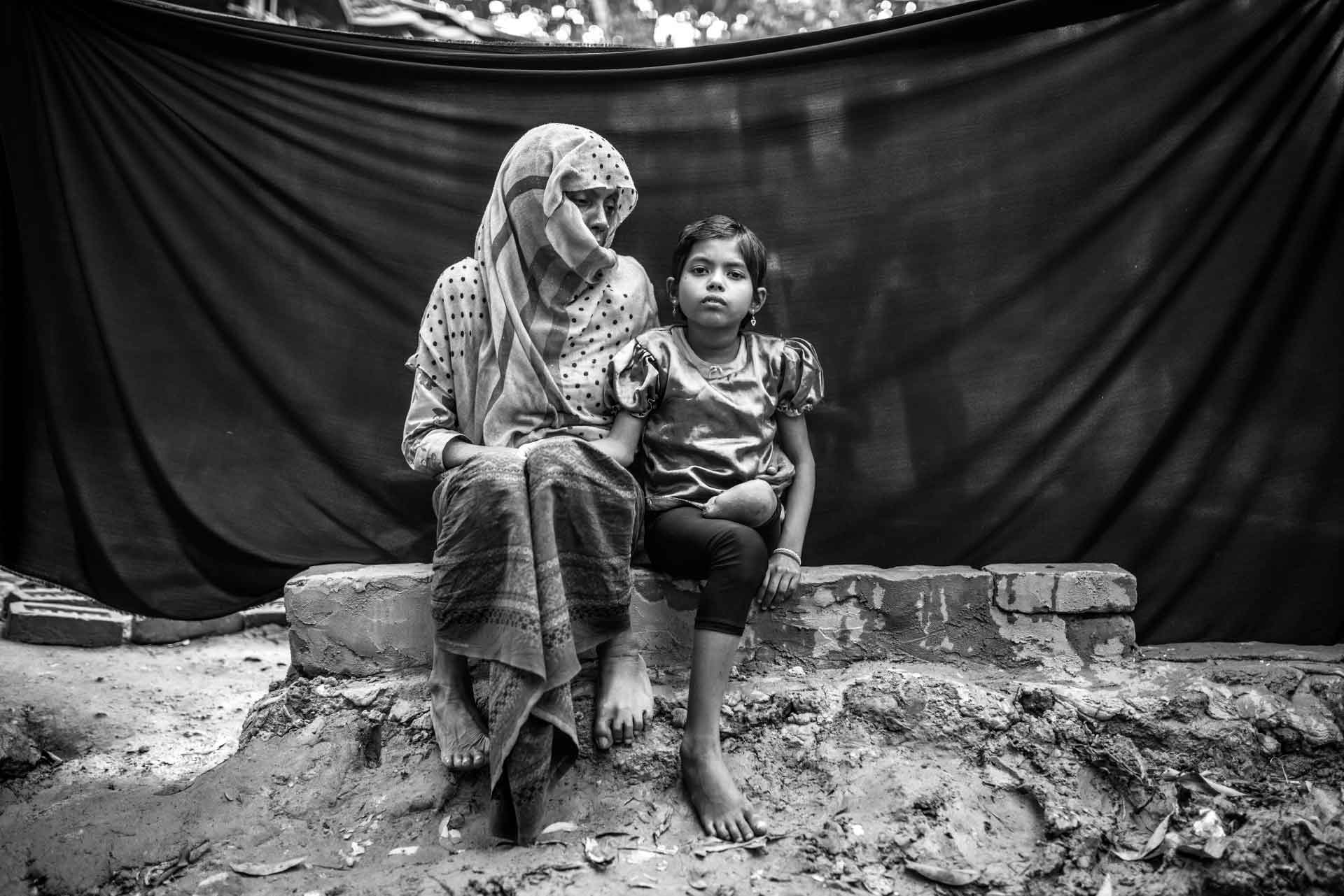 Rohingya Flüchtling Noor mit ihrer Tochter