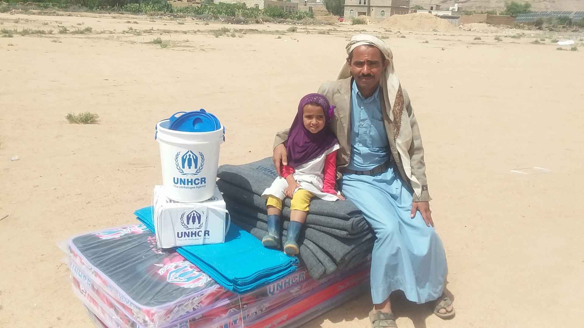 Binnenflüchtlinge im Jemen erhalten Nothilfegüter