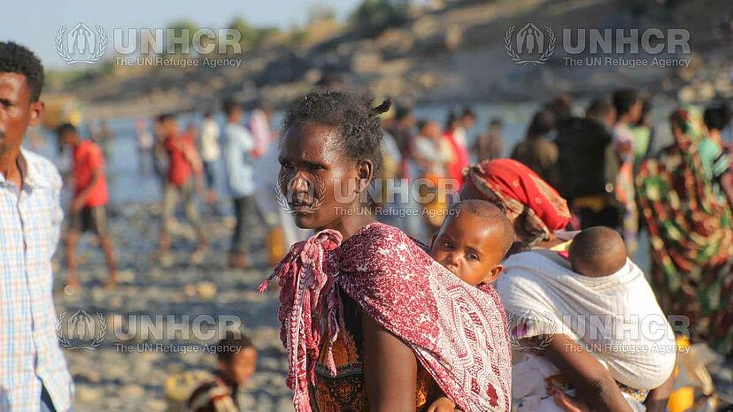 Sudan: Gewalt in Tigray - Tausende fliehen aus Äthiopien 
Bild-ID: RF2314380 Credit: © UNHCR/Hazim Elhag Bildgröße: 5760px × 3840px (300dpi)  
Bild herunterladen